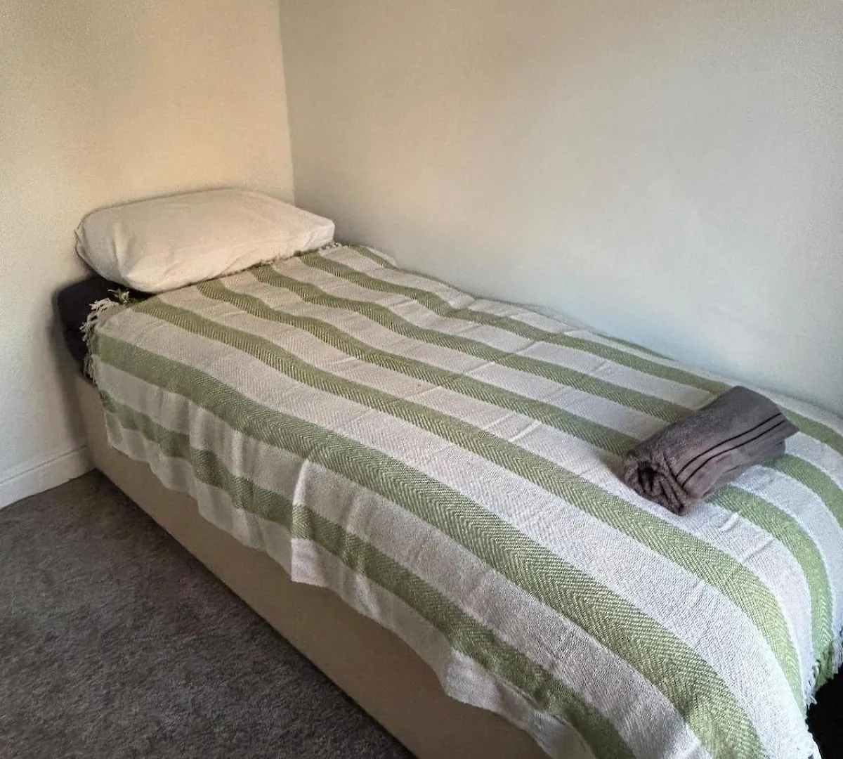 Three Bedroom Spacious House Kingston upon Hull Holiday home