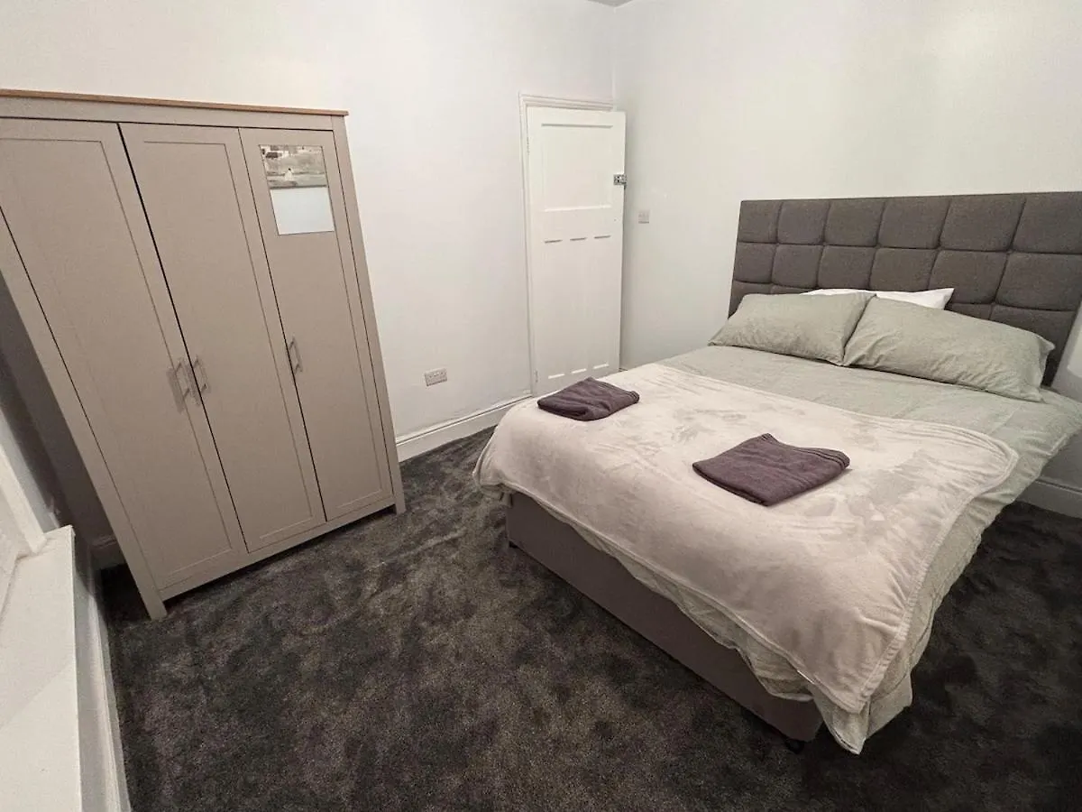 Three Bedroom Spacious House Kingston upon Hull United Kingdom