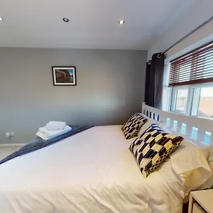 Victoria House Holiday home